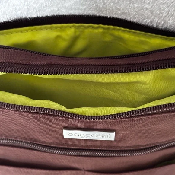 NWOT CHOCOLATE BROWN BAGGALLINI BAG. - Picture 4 of 6